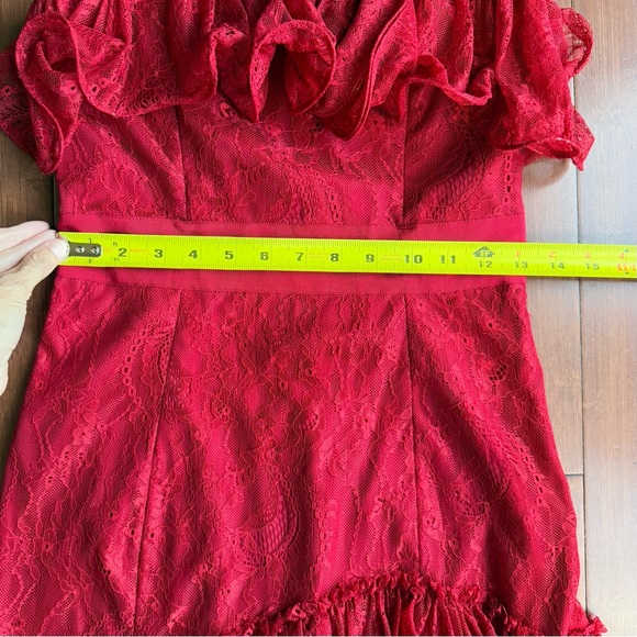 Pearl‎ Scarlet Ruffled Dress - Picture 11 of 12